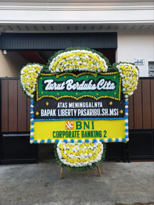 Papan Bunga Duka di Wunung
