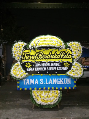Papan Bunga Duka di Wunung