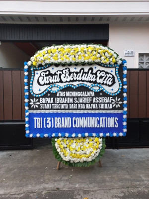 Papan Bunga Duka di Wunung